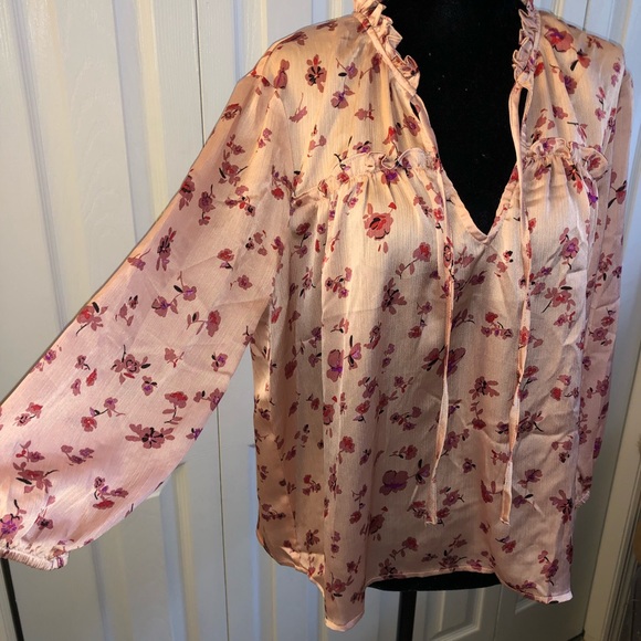 NWOT VICI Sunshine to Flowers Ruffle Blouse - Picture 3 of 6
